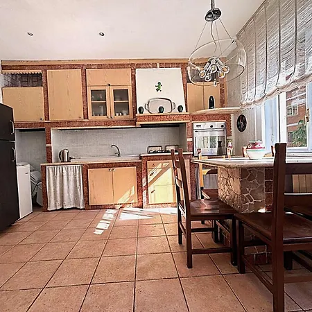 Guest house Acasamy 3*